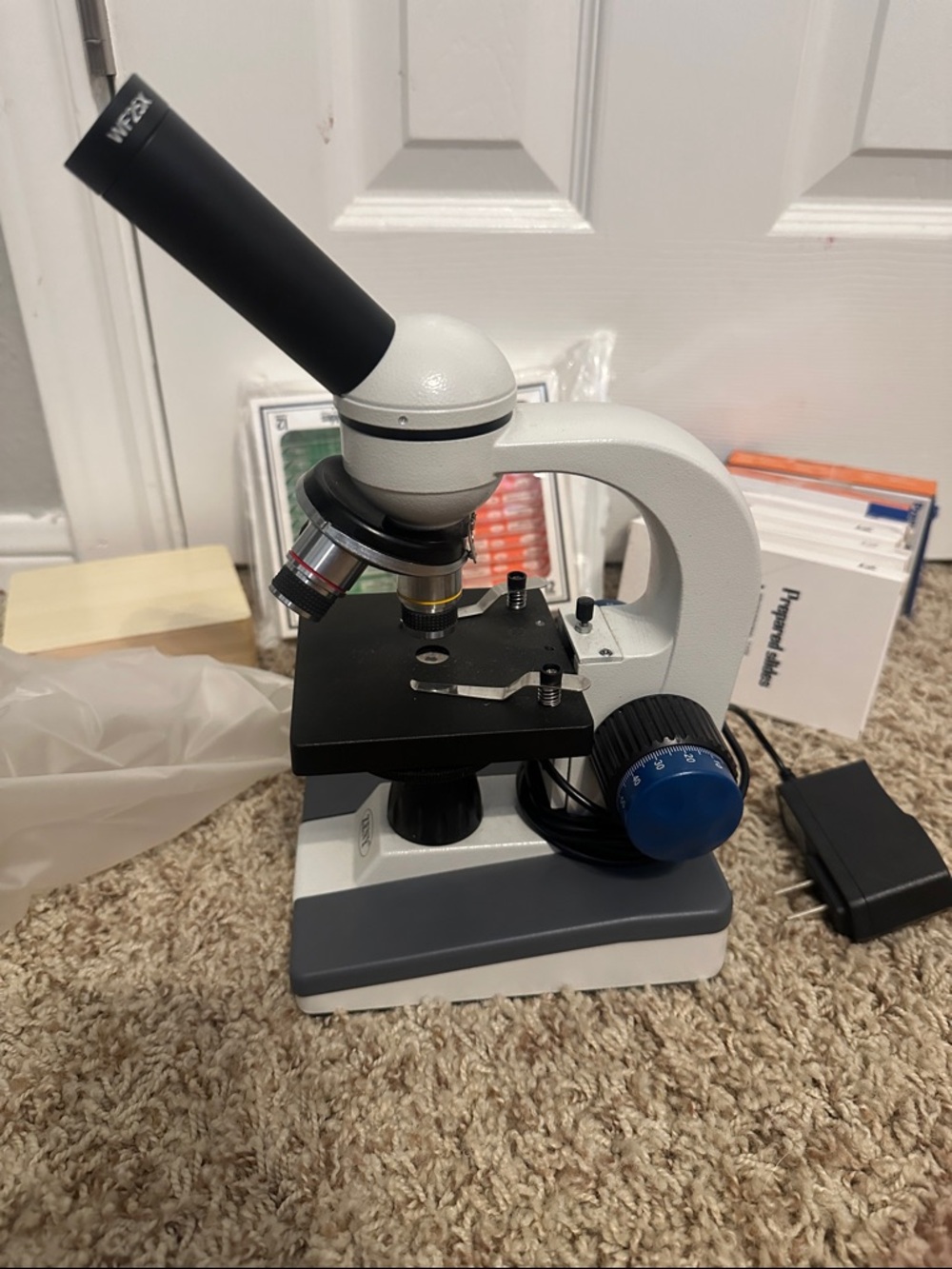 Zeny Microscope with Eyepiece - White and Black